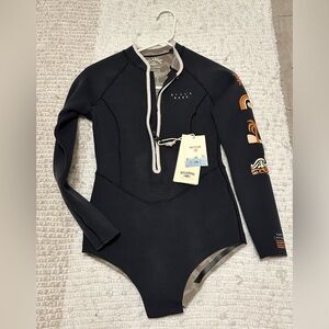 Billabong new with tags wet suit women surfer swimsuit